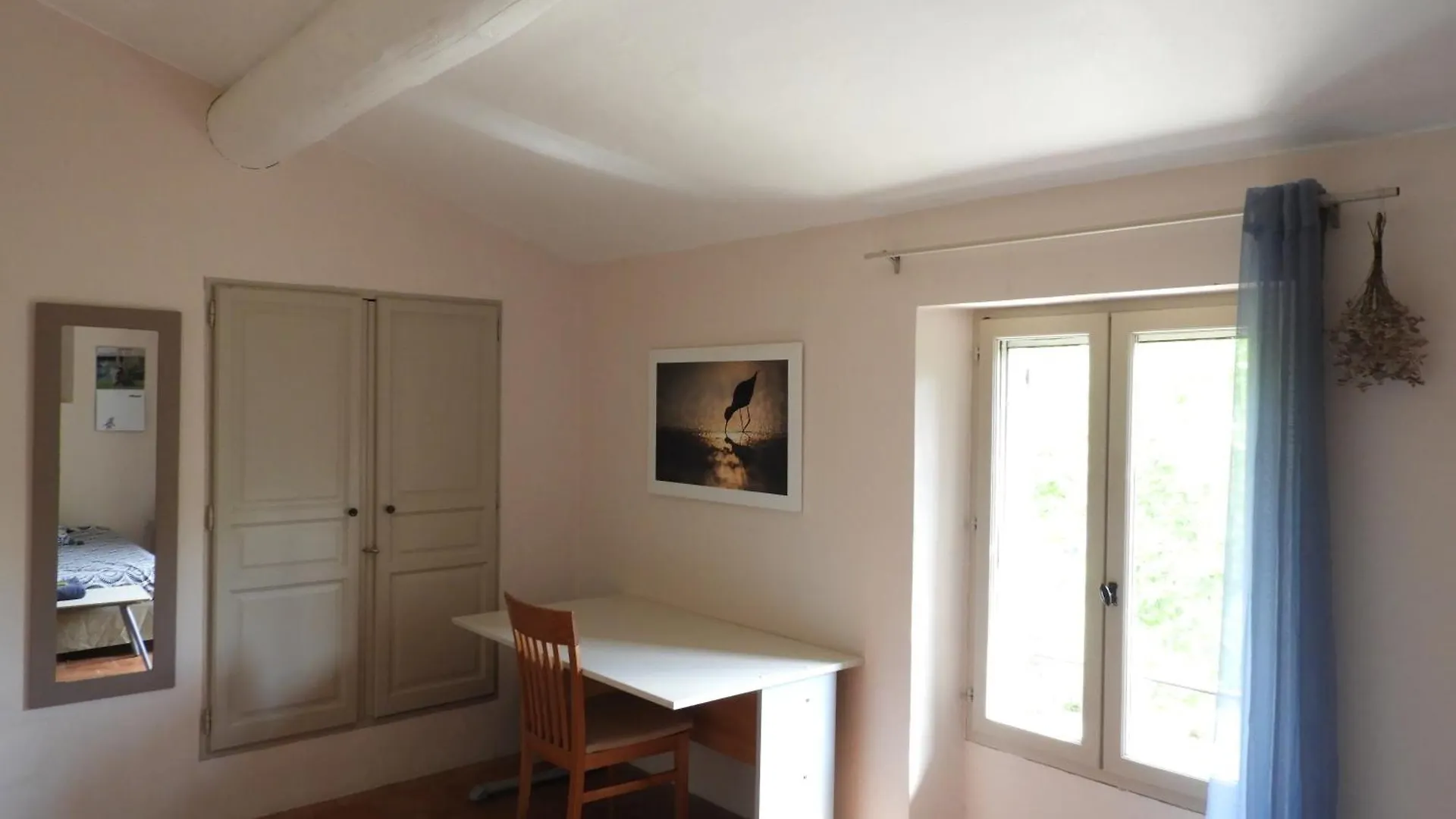 Couette-café Chambre au calme Saint-Martin-de-Crau France