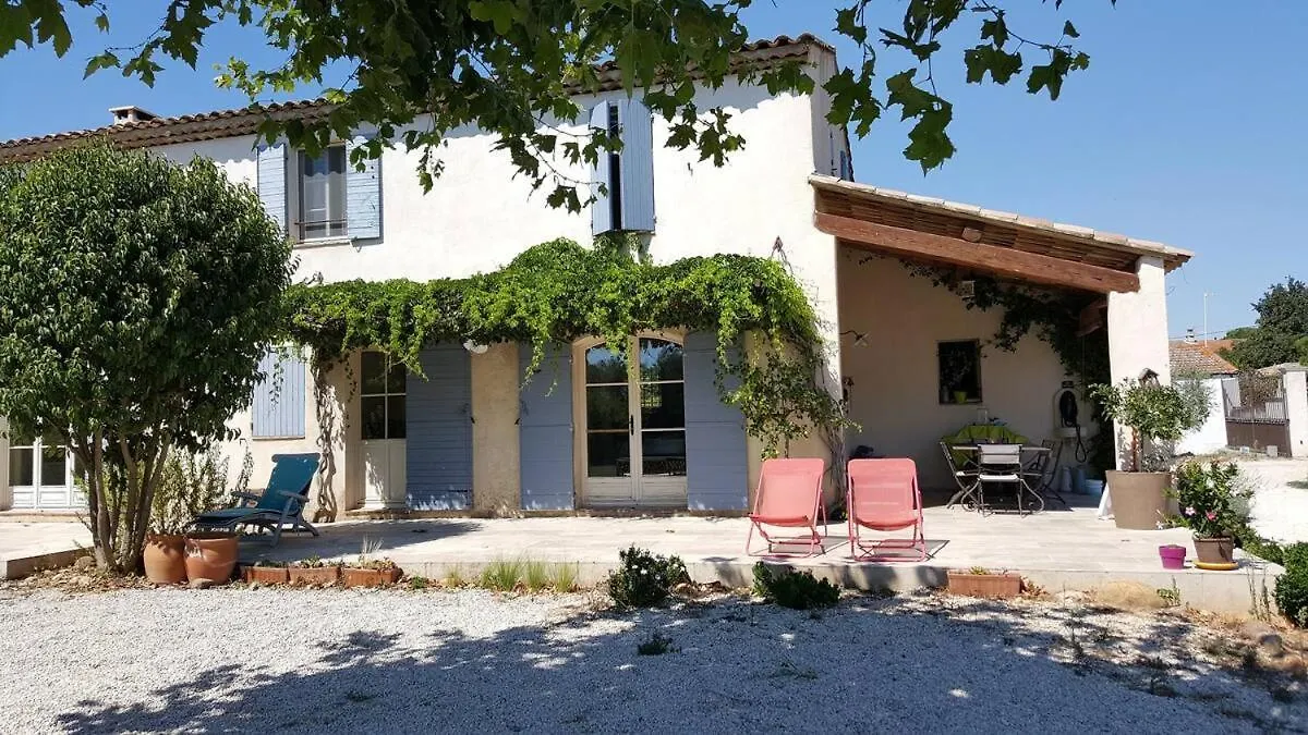 Chambre Au Calme Chez Des Particuliers Saint-Martin-de-Crau Oda ve Kahvaltı
