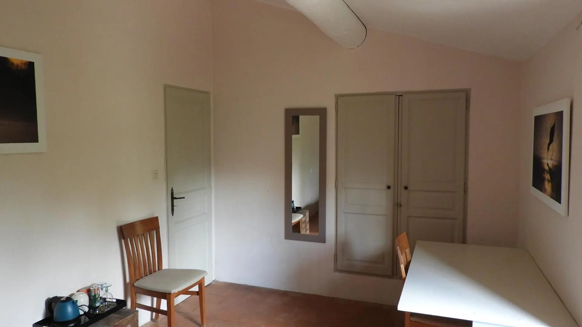 Chambre Au Calme Chez Des Particuliers Saint-Martin-de-Crau 0*,